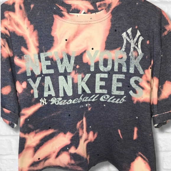 New York Yankees Crop Top - Picture 2 of 6
